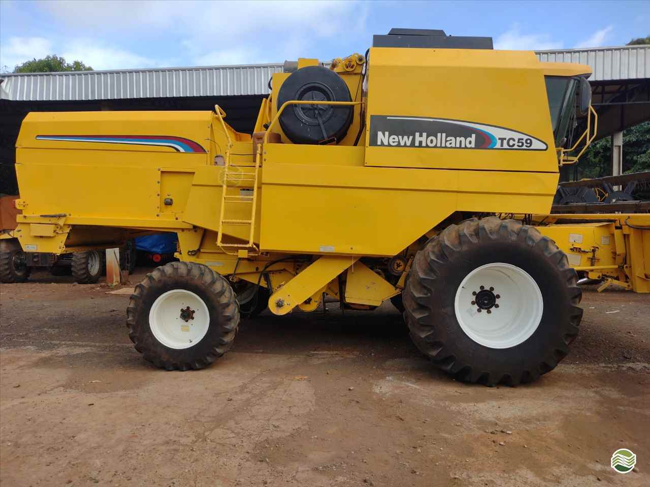 COLHEITADEIRA NEW HOLLAND TC 59 Camtrac Máquinas Agrícolas MARIALVA PARANÁ PR